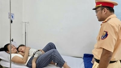 교통경찰, 위독한 2살 소년을 응급실로 이송하는 운전자 지원
