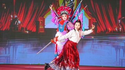 Đoàn nghệ thuật thành phố Ninh Ba, Chiết Giang (Trung Quốc) mang văn hóa nghệ thuật truyền thống đến với người dân Hải Phòng