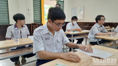 បេក្ខជន​ជាង ៨៣.០០០ នាក់​បាន​ចុះឈ្មោះ​ប្រឡង​ចូល​ថ្នាក់​ទី ១០ នៅ​សាលា​រដ្ឋ។