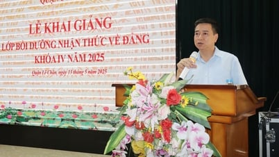 Le Comité du Parti du district de Le Chan ouvre le 4e cours de formation à la sensibilisation au Parti en 2025
