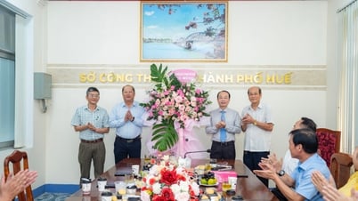 City leaders congratulate the Industry and Trade sector on its 74th anniversary