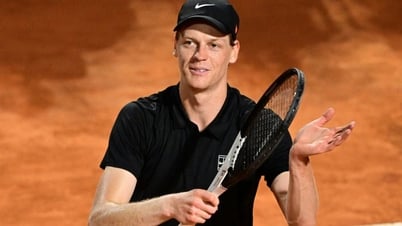 Sinner, Alcaraz tiến vào tứ kết Italian Open
