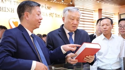 Phó thủ tướng Nguyễn Hòa Bình dự ra mắt tủ sách điện tử Chủ tịch Hồ Chí Minh