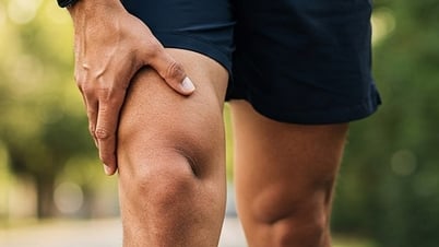 Có nên tiếp tục tập chạy bộ khi đau chân?