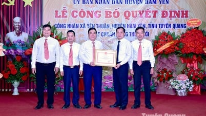 Yen Thuan, Yen Lam, Bang Coc and Thai Hoa receive the decision to recognize them as meeting new rural and advanced new rural standards.