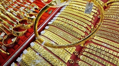 Sáng 14-5, giá vàng miếng SJC bỏ xa giá thế giới