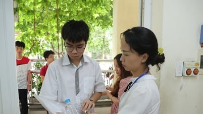Thi vào các trường chuyên Hà Nội: Cạnh tranh gay gắt, có môn 1 chọi gần 25