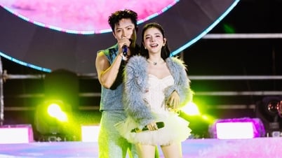 Anh Tú gây bất ngờ khi nói thích LyLy trước hàng nghìn khán giả