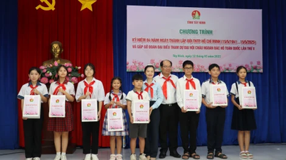 Stolz der Tay Ninh-Kinder