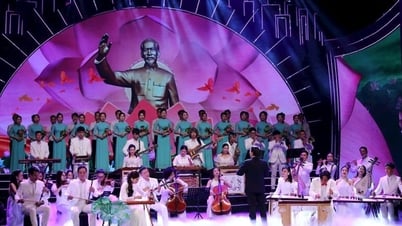 Xúc động, bồi hồi chương trình nghệ thuật “Quà tháng 5 dâng Người”