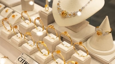 Giá vàng hôm nay chiều 15/5/2025: Giá vàng trong nước ồ ạt lao dốc, mất mốc 119 triệu đồng/lượng