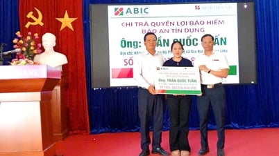 Agribank Kien Giang Insurance zahlt einem Kunden in der Stadt Gia Rai Leistungen aus einer Kreditsicherheitsversicherung