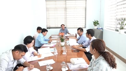 TX人民委員会の委員長。タン・チャウ氏は5月に行われた定期的な市民歓迎会の議長を務めた。