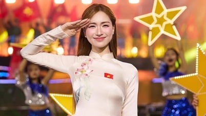 Programme artistique spécial en l'honneur de l'Oncle Ho