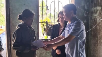 Thường Trực HĐND tỉnh thăm, động viên gia đình có người mất do tai nạn giao thông