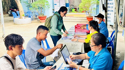 Khuyến khích người dân tham gia BHXH, BHYT