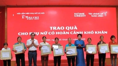 여성들이 가족 재정에 대한 더 많은 지식과 기술을 얻도록 돕습니다.