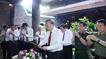 Tổng Bí thư Tô Lâm dâng hương tưởng nhớ Chủ tịch Hồ Chí Minh tại Nghệ An