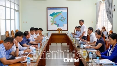 Van Ninh: Desarrollar urgentemente un plan para organizar y proporcionar superficies de agua para que la gente pueda criar productos acuáticos en el área designada.
