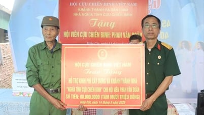Trao kinh phí hỗ trợ xây nhà 'nghĩa tình đồng đội' thứ 56 cho cựu chiến binh khó khăn