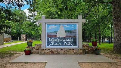 Park raid allows visitors to "hunt" for diamonds to bring home