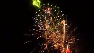 Ca Mau: Fireworks display to celebrate the 135th birthday of President Ho Chi Minh