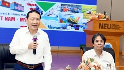 Les universités discutent de l'ajustement de la stratégie économique du Vietnam