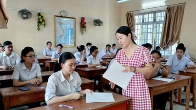Nearly 10,500 12th graders take mock exam for 2025 high school graduation exam