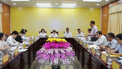 Phó Chủ tịch UBND tỉnh An Giang Lê Văn Phước tiếp và làm việc với đoàn công tác Bộ Xây dựng