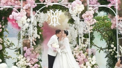 ホー・クイン・フオンさんは結婚式で泣き、2歳の息子がいることを明かした。