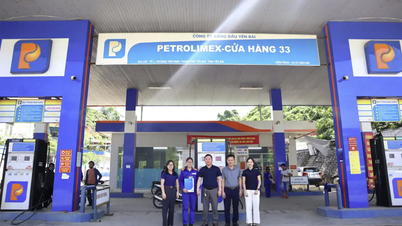 Nhân viên CHXD số 33 - Petrolimex Yên Bái nhặt được của rơi trả lại người mất
