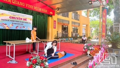 ការពង្រឹងការការពារការលង់ទឹកសម្រាប់កុមារនៅរដូវក្តៅ