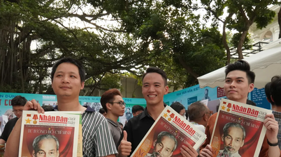 Le journal Nhan Dan inaugure une exposition et lance une publication spéciale sur l'oncle Ho