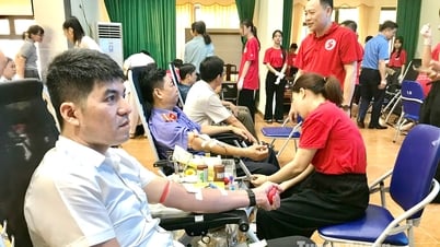 มีแกนนำ สหภาพแรงงาน และพนักงานกว่า 700 คน เข้าร่วมบริจาคโลหิตโดยสมัครใจ