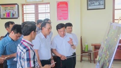 Le ministère de la Construction inspecte la ligne ferroviaire Lao Cai - Hanoi - Hai Phong via Hai Duong