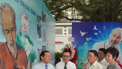 'Chạm' vào những hiện vật vô giá về Bác Hồ thông qua triển lãm ảo