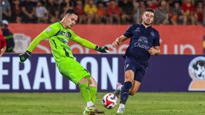 اللاعبان الفيتناميان الأغلى ثمناً في المنتخب الوطني الفيتنامي جاهزان للعب ضد ماليزيا.