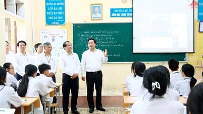 Chủ tịch UBND tỉnh Trần Duy Đông kiểm tra thực tế hiện trạng một số trường học