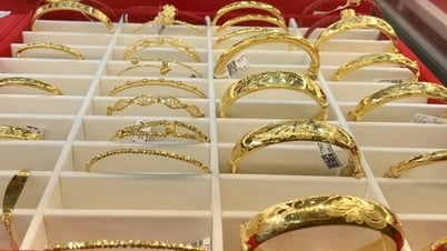 Le prix de l'or chute à nouveau fortement, tombant bien en dessous de 120 millions de VND/tael