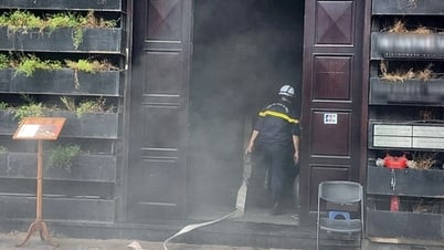 Grillrestaurant „explodiert“ in der Phan Dinh Phung Straße