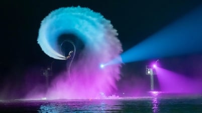 Atletas internacionales revelan sobre el espectáculo de fuegos artificiales en moto acuática en Cat Ba