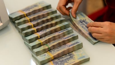 Bank employee income: Where is the top?