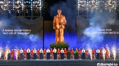 Khai mạc Lễ hội Làng Sen 2025 với Chương trình nghệ thuật đặc sắc 'Tượng đài trong muôn triệu trái tim'