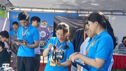 งานนิทรรศการงาน - งานนิทรรศการงาน DLU 2025 ดึงดูดความสนใจจากนักศึกษามหาวิทยาลัยดาลัต