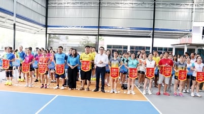 นักกีฬากว่า 200 คนเข้าร่วมการแข่งขันกีฬาสำหรับสมาชิกสหภาพแรงงานของคณะกรรมการประชาชนจังหวัด
