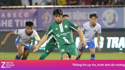 Cong Phuong មើលឃើញថា Van Lam និង Hoang Duc ឡើងទៅកាន់ V.League ទាន់ពេល