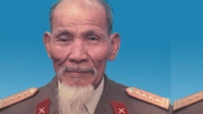 ผู้บัญชาการที่เปิดถนนมอเตอร์เวย์สาย Truong Son ได้รับพระราชทานบรรดาศักดิ์ฮีโร่หลังเสียชีวิต
