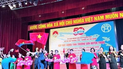 สมาคมทหารเส้นทาง Truong Son - Ho Chi Minh อำเภอ Hoai Duc การประชุมตามประเพณี