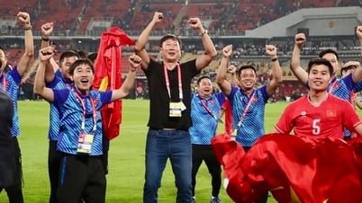 المدرب بيتر كلاموفسكي أثار الجدل قبل المباراة ضد المنتخب الفيتنامي: هل كان هناك تحيز؟