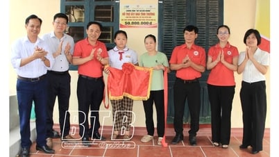 Khánh thành nhà “Tiếp sức đến trường” cho học sinh nghèo huyện Hưng Hà